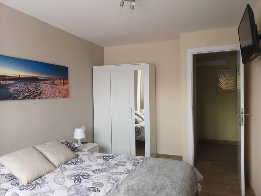 Hostal Mari En La Laguna, Alquiler Habitacion Privada En Hostal, 6 Habitaciones Cerca De La Universidad Y Aeropuerto Norte, 3 Banos Compartidos Сан-Крістобаль-де-ла-Лагуна Екстер'єр фото